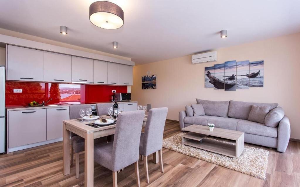 Apartments Marina มาลินสกา ภายนอก รูปภาพ