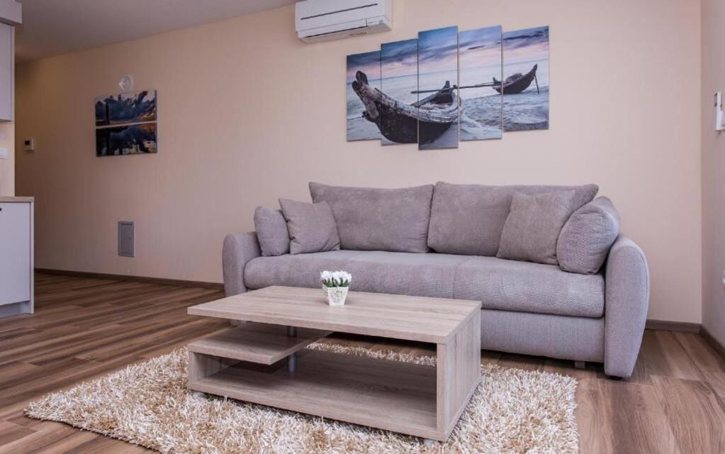 Apartments Marina มาลินสกา ภายนอก รูปภาพ